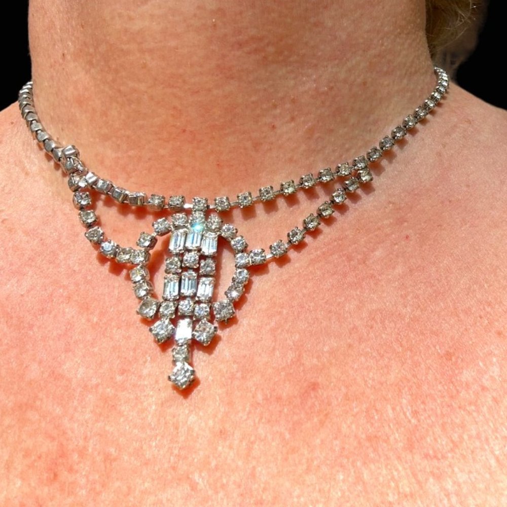 Vintage rinestone choker necklace